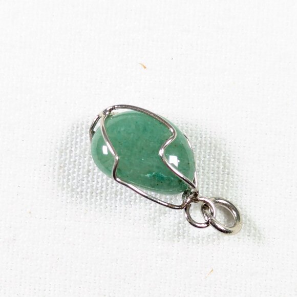 Small wire caged jade stone pebble necklace pendant charm - Picture 2 of 3